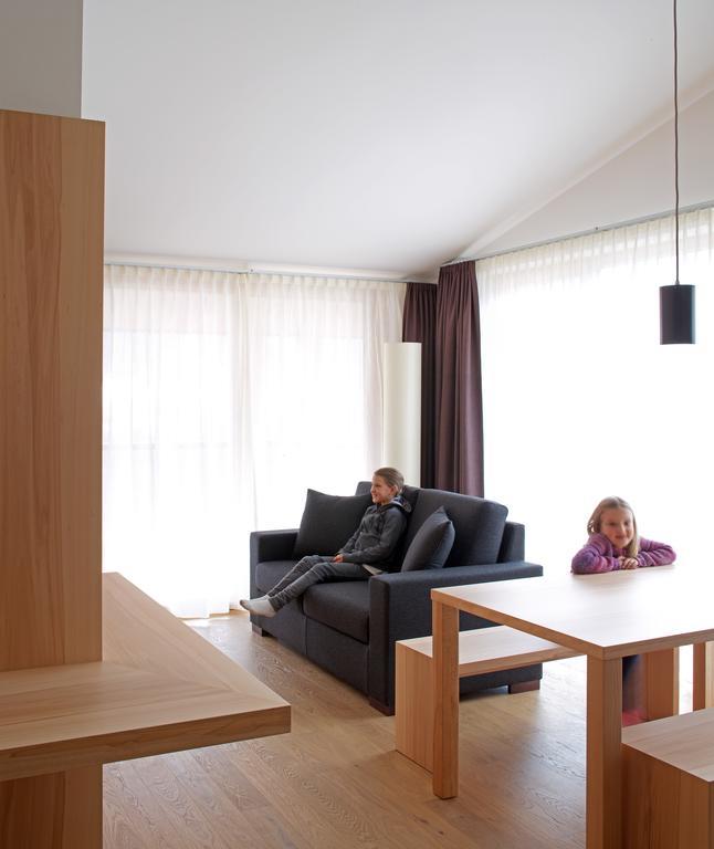 أورتيسايْ Residence Larciunei الغرفة الصورة